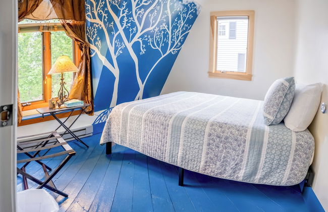 3Bedroom2Bath CarriageHouse Pet Friendly - Photo 19