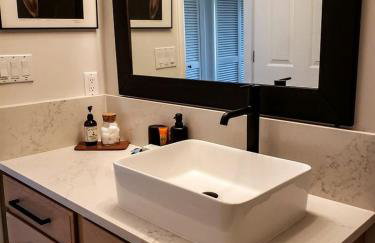 Elegant Western-Style Vacation Rental with Mountain Views near Madison River in Ennis, Montana - Foto 27