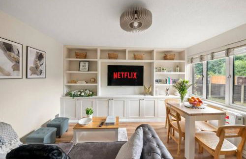 Radiant Retreat Datchet-12 mins to Heathrow close to Windsor ,Legoland, Eton and Slough - Foto 1