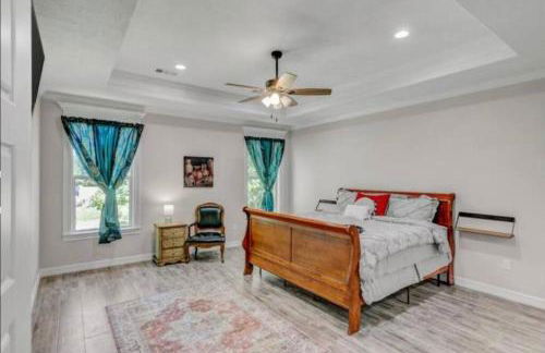 Reduced! Newly Renovated Luxe West Beaumont w Priv - Foto 17