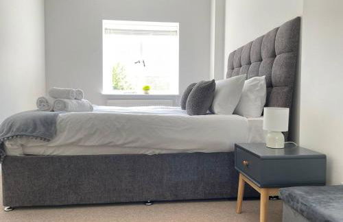 Exclusive 1 and 2 Bedroom Flats only 0,5 miles aw - Foto 58