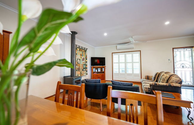 Birds 'n' Bloom Cottages - Photo 31