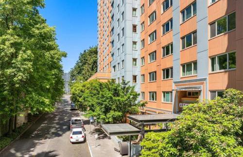 Downtown Seattle Corner Unit with Skyline Views - Photo 5