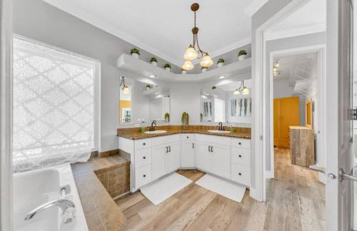 Luxe & Comfy Vineyard Estate ~ Breathtaking Views! - Foto 14