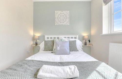 Charming 3-Bed Home with Garden & Parking - Foto 13