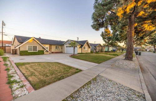 Marbella Lane - Charming 4BR Bungalo for Relaxing Retreat - Foto 89