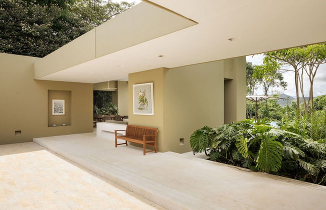 w Amazing 4BR Villa at Mesa de Yeguas - Photo 14