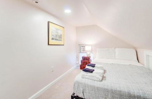 HEART of OLD TOWN Historic 2 BR Walk to KING ST - Foto 18