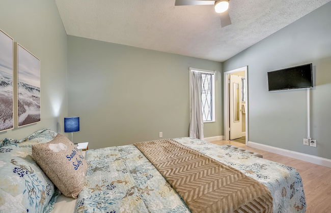 Emerald Sunset by Book That Condo - Photo 11