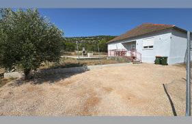 Olive House - Photo 15