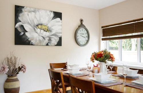 " Orchard Croft Lodge ", New Property, DOG FRIENDLY, Ideal for all Goodwood Events, 5 Minutes from Southend Barns, 9 Minutes From Sandy West Wittering Beach, 2 Bathrooms, Can Sleep 8 On Request, ' Starlink ' Wi-Fi & Sky Sports, Zip & Link Super-King beds - Foto 41