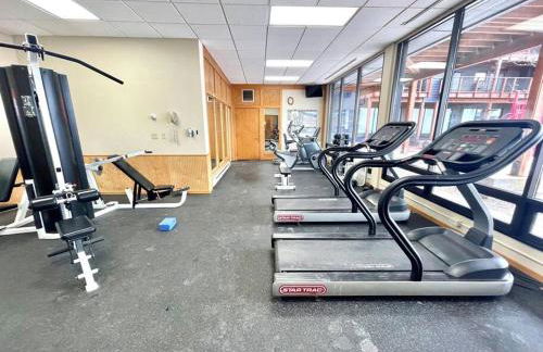 Cozy Townhome at Lutsen Mtn - Ski-in, Ski-out, Pool, Hot Tub, Fitness Center, resort amenities galore! - Foto 40