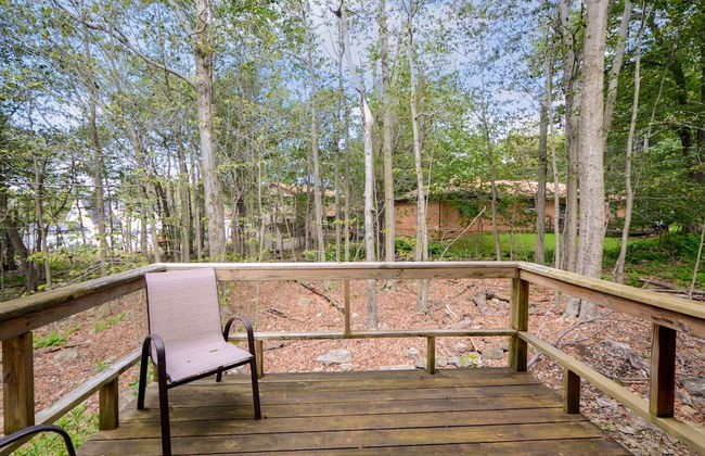 Poconos Chalet Newly Renovated, Great Location 4 Bedroom Home by RedAwning - Foto 42