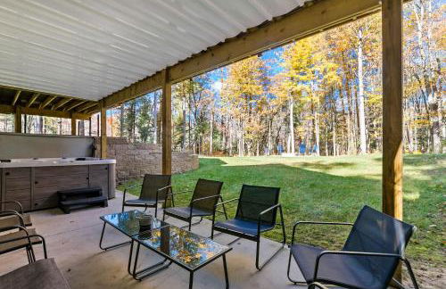 Impressive Dual Woods and Lake Homes That Sleep 32 - Foto 44