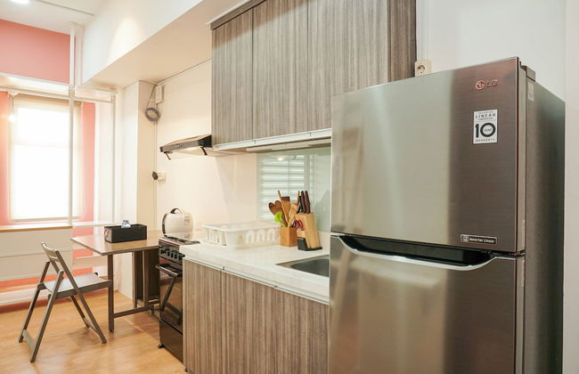 Best Studio Apartment Vittoria Residence with Sofa Bed - Photo 16