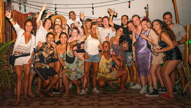 Social Pub Crawl in Puerto Escondido - Foto 4, Gemütliche Gruppen