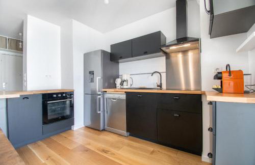 Cosy T2 de 50 m² Centre-Ville avec Garage & Balcon - Foto 6