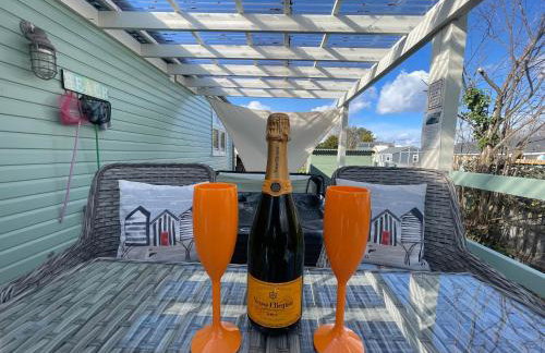 Den of Joy Humberston Fitties sleeps 6,hot tub,log burner - Foto 4