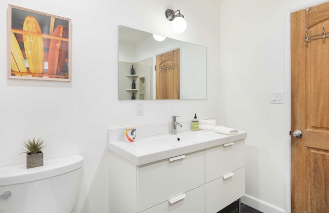 A-lister by Avantstay Hollywood Hills Luxe Group Escape w/ Pool - Photo 26