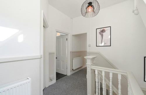 Large 7-Bed House Sleeps 14 FREE Parking ,Contractors & Groups Welcome - Foto 23