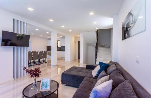 Villa Belvedere with heated pool, billiards, Media room, sea views,10 pax - Foto 18