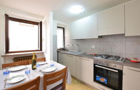 2 Bedroom Stunning Home In Pont-Saint-Martin - Foto 7