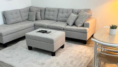 Mother in law suite private entrance washer and dryer in unit - Foto 2