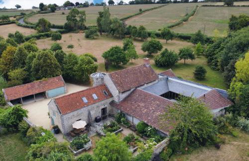 Hill House, Spectacular Rural Home With Hot Tub - Photo 4