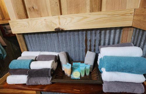 Unique Country Cabin Meets Farmhouse Modern!!! - Foto 30