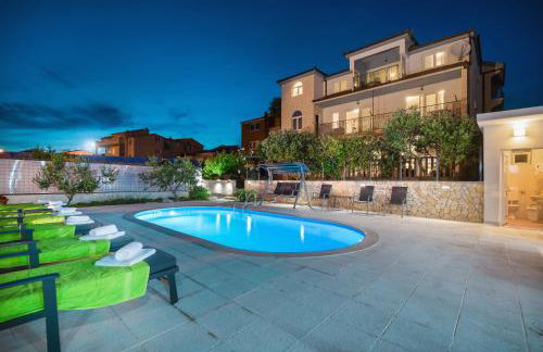 Apartments Katarina with swimming pool - Photo 11