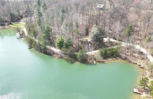 14 Guest 7 Bed 4 BR Lakefront Cabin w Hot Tub - Foto 49