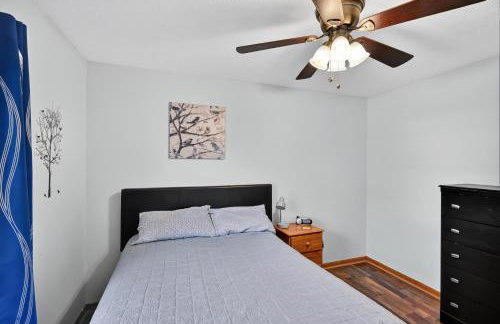 Cozy Retreat with Hot Tub in Peaceful Goshen home - Foto 9