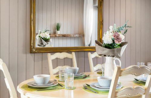 LARGE HOUSE with FREE PARKING - Foto 25