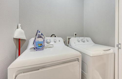 Walk to Parks and Dining Pet-Friendly Home with Yard! - Foto 20