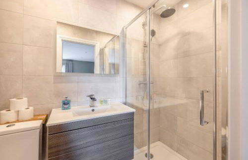 FAMILY FRIENDLY ESCAPE IN ETON, COUNTRYSIDE VIEWS with Hot Tub - By Tempstay - Foto 4