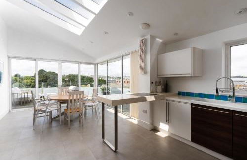 Spacious House nr Castle Beach Parking & Sauna - Foto 12