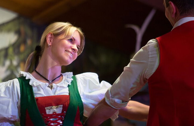 Entrada para espectáculos populares tiroleses en Innsbruck - Foto 11