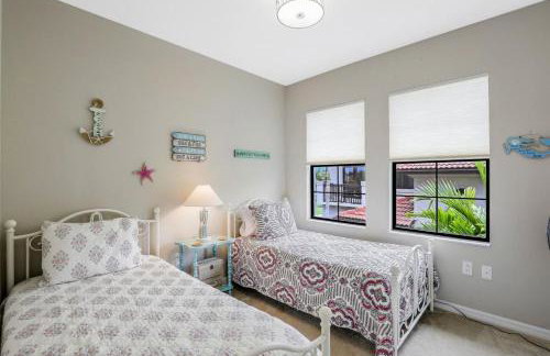 Beachy condo in Artesia with pool, gym and pickleball - Foto 14