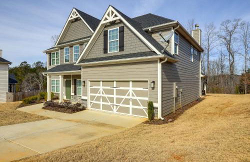 Patio with Fireplace Spacious Sharpsburg Home! - Foto 33