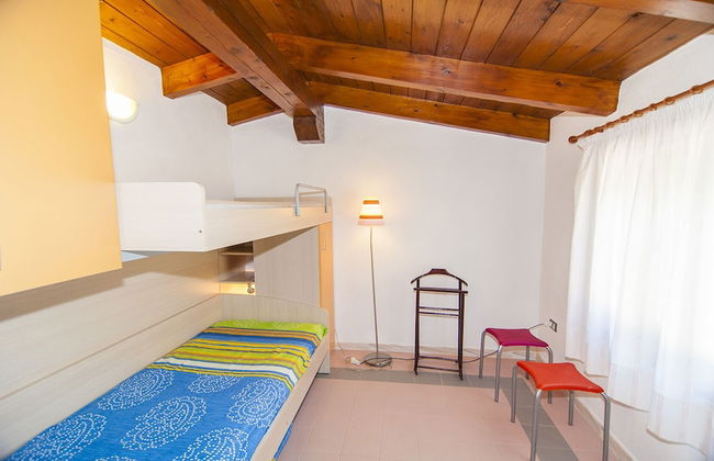 Fantastic Sardinia Casa Castas cast01 - Photo 3