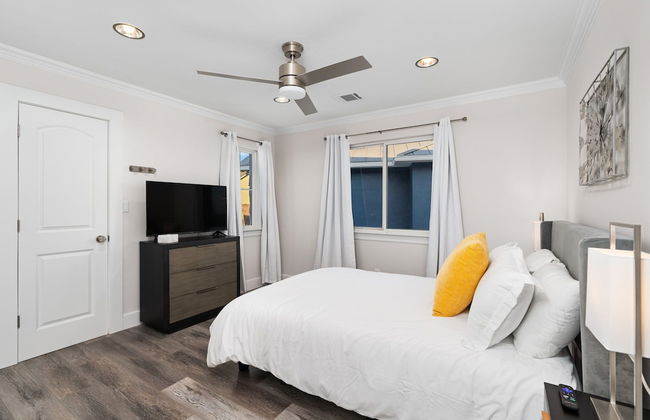 Lakefront Home w/ Pool, Spa, & Game Room! - Foto 2