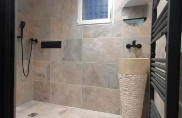 Gîtes déco pop et chaleureuse avec jacuzzi, sauna, piece coquine - Foto 7