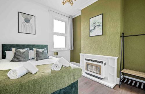 Parea Living - Hackney, 4-Bedroom Victorian House w Big Garden - Foto 19