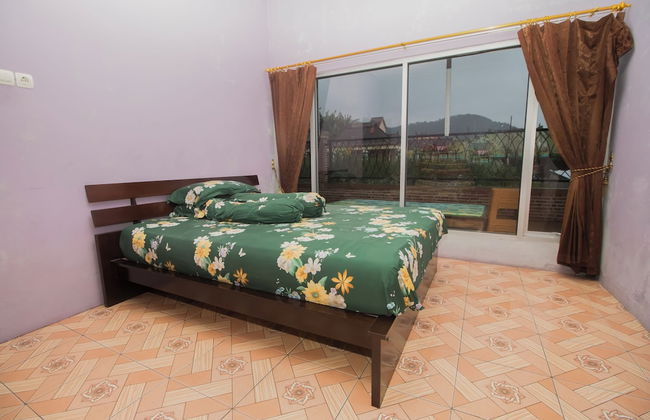 Villa Matahari Tawangmangu powered by Cocotel - Foto 5