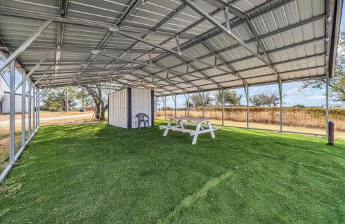 Underground Bunker - Photo 12