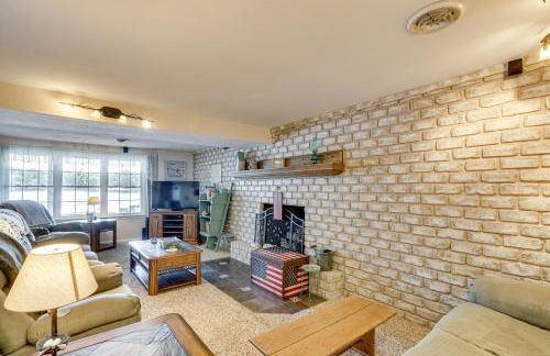 Lakefront and Dog-Friendly Gem in Gravois Mills - Foto 6