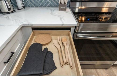 Island Joy - Newly Renovated/Walk to the Beach! - Foto 41