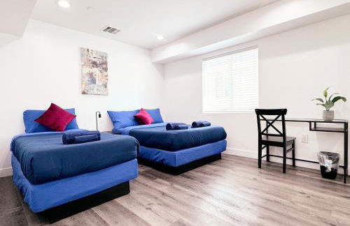 Cozy 3 BR Townhouse with Balcony - Photo 22