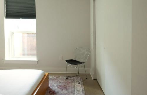 Designer 2-Bed Loft in Art Museum Area with Patio - Foto 25