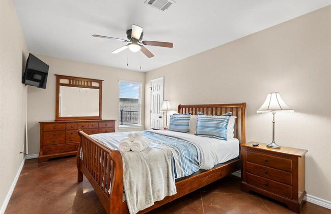 Spacious 3BR Home in Amazing Location - Photo 17